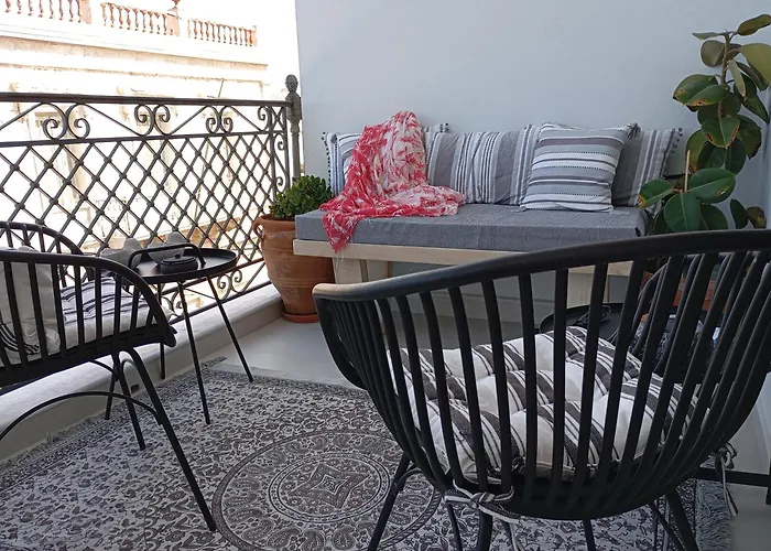 Lydia * ארמופוליס